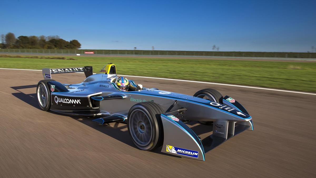 2. The Spark-Renault SRT 01E on its successful test debut