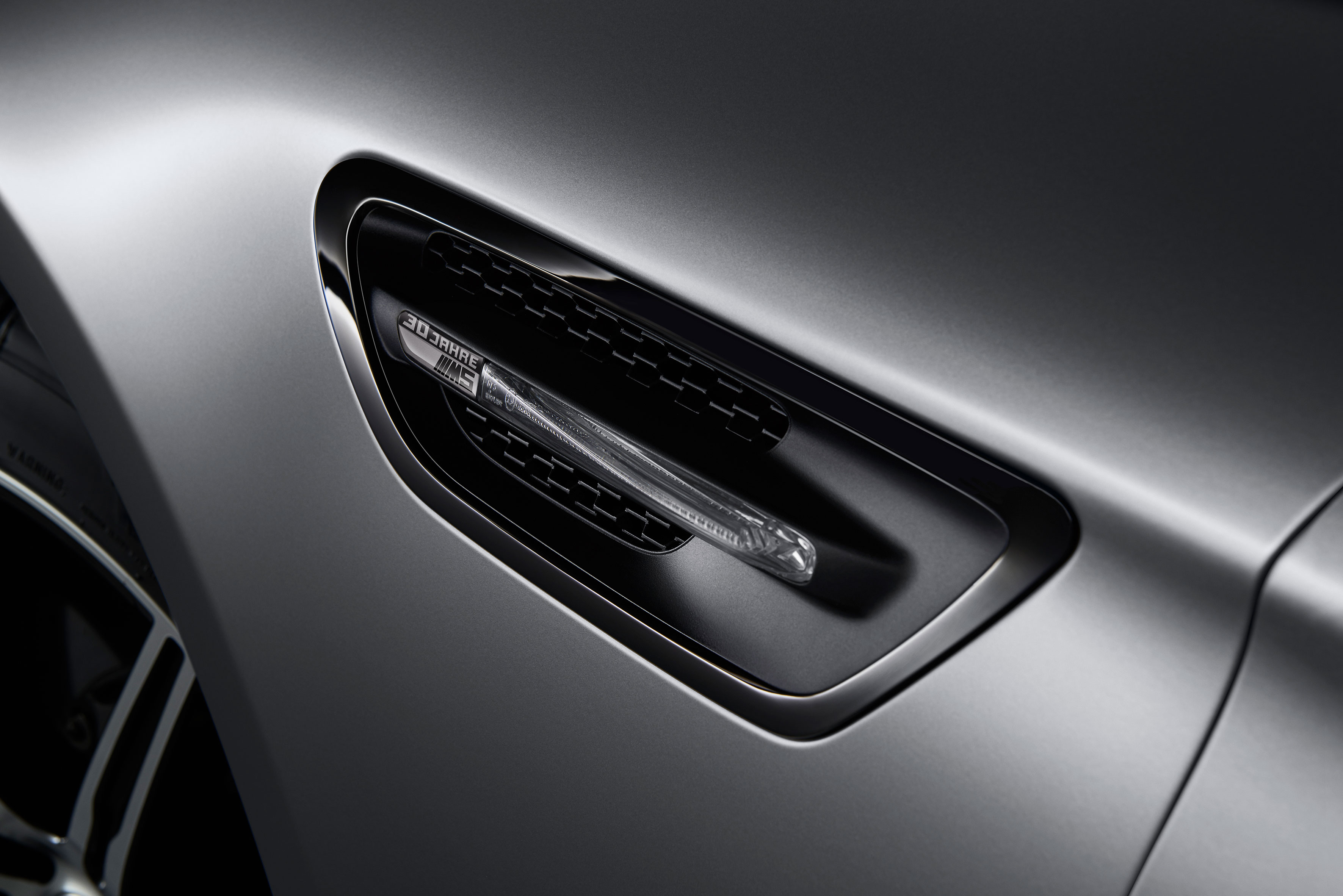 BMW 30 Jahre M5 PRNMAG