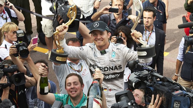 MERCEDES AMG PETRONAS and Nico Rosberg agree contract extension