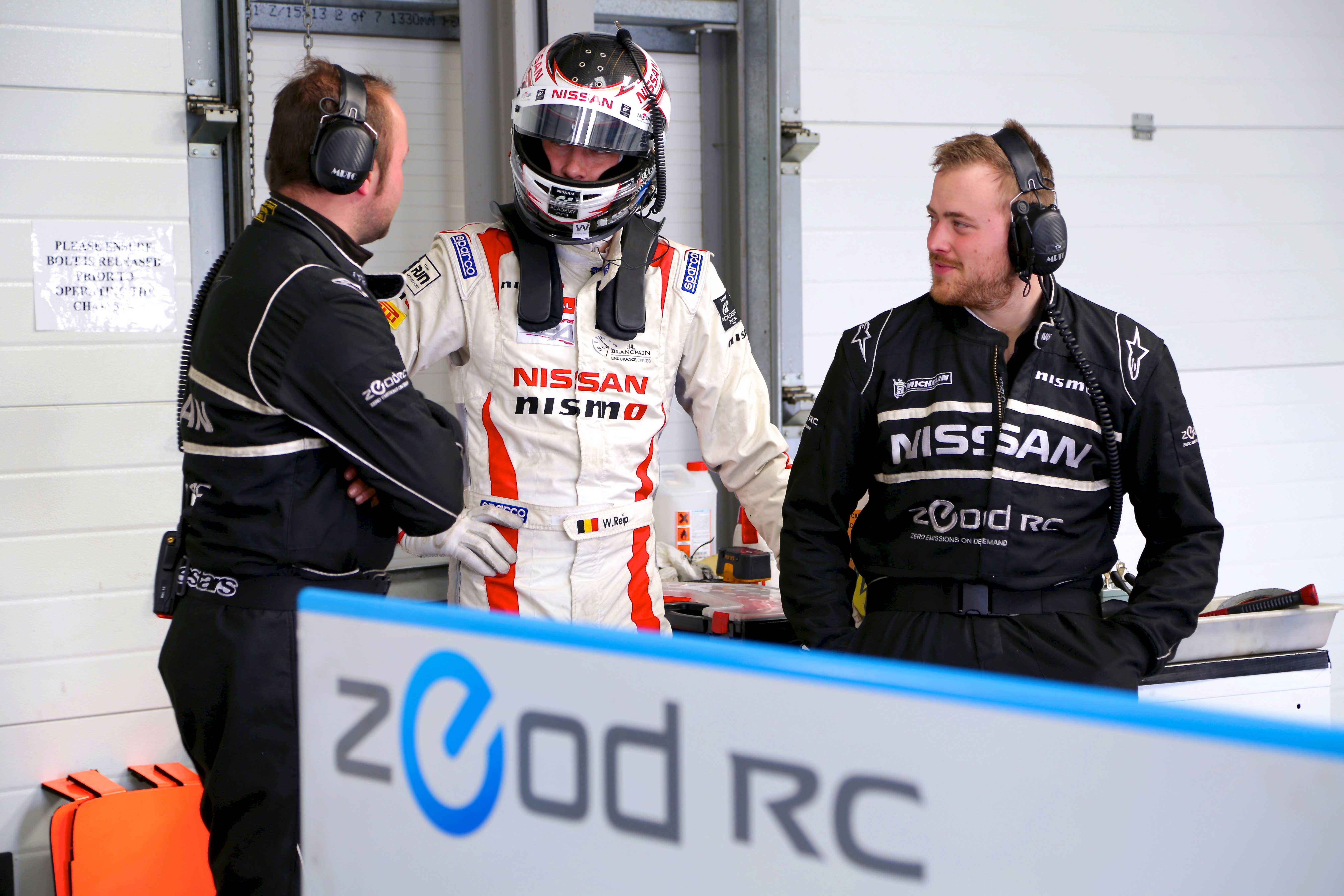 Nissan-GT-Academy-graduates-have-a-new-set-of-buttons-to-push 3