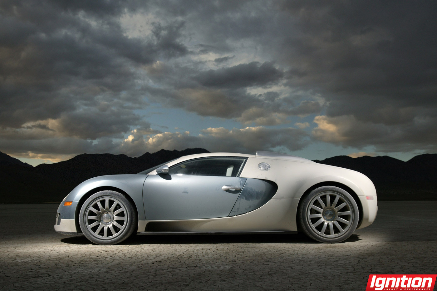 Ignition Fall 2015 Bugatti Veyron 2005 facing left