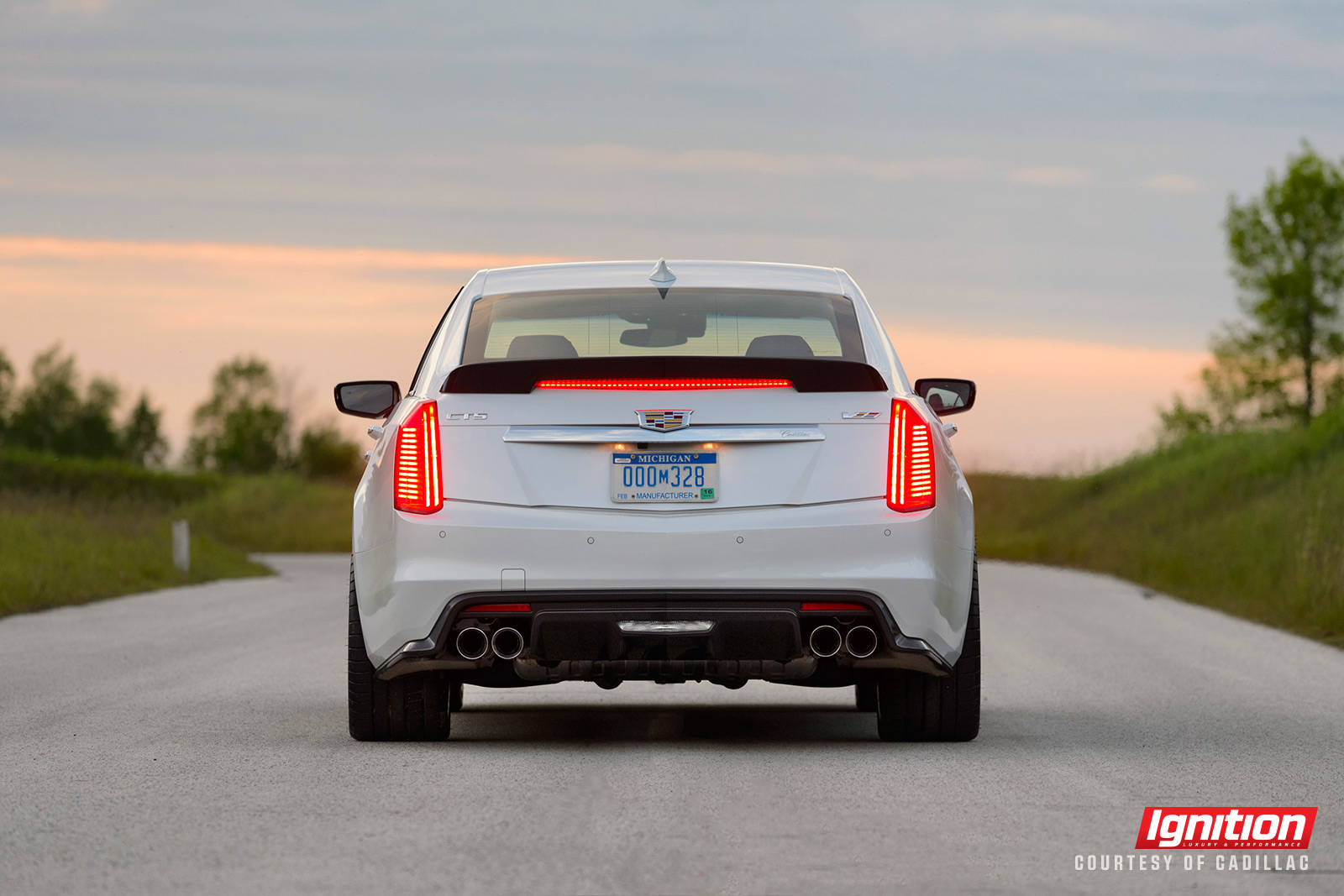 2016-Cadillac-CTS-V-Sedan-036-Ignition