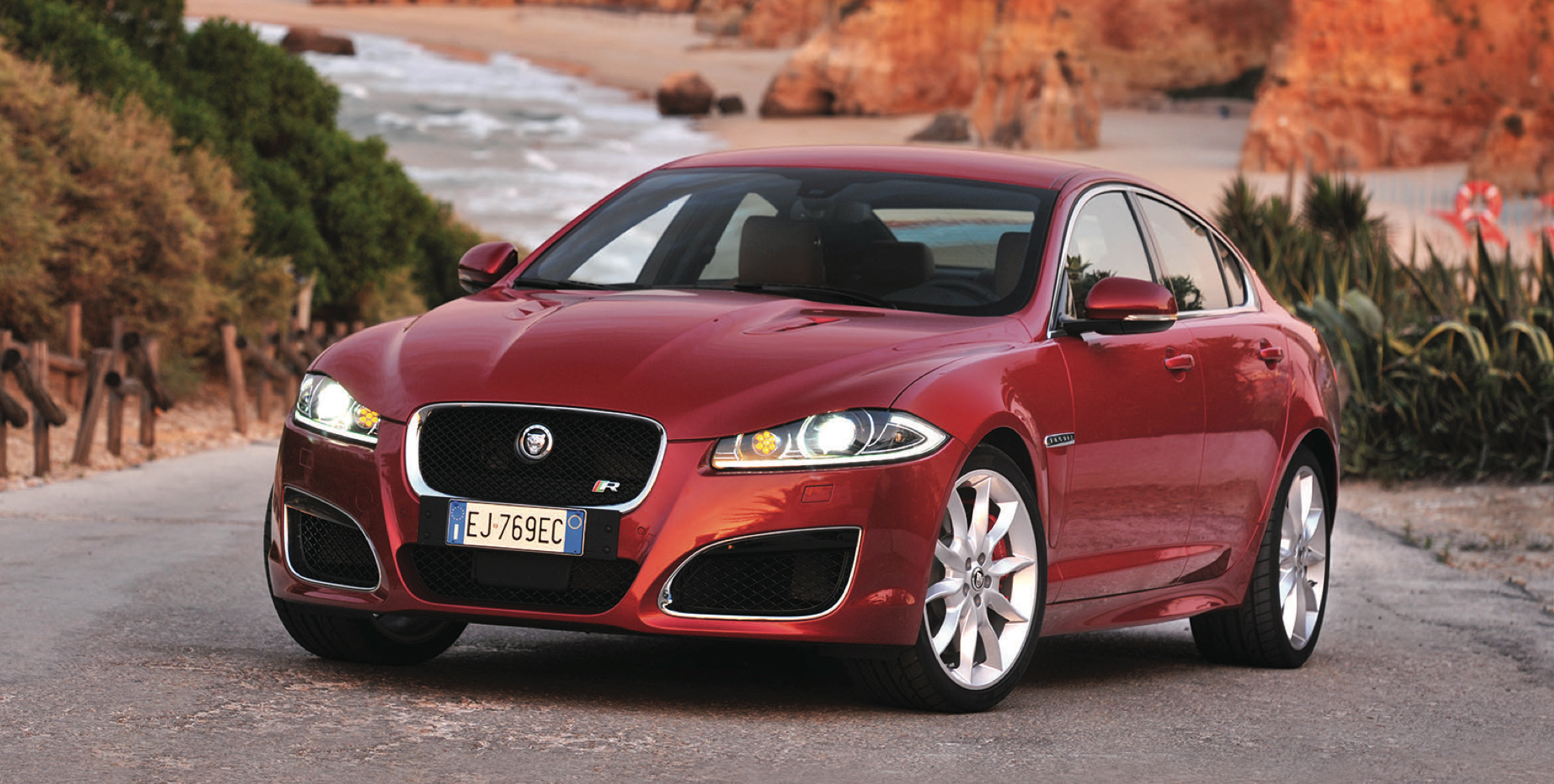 jaguar-xf-awd