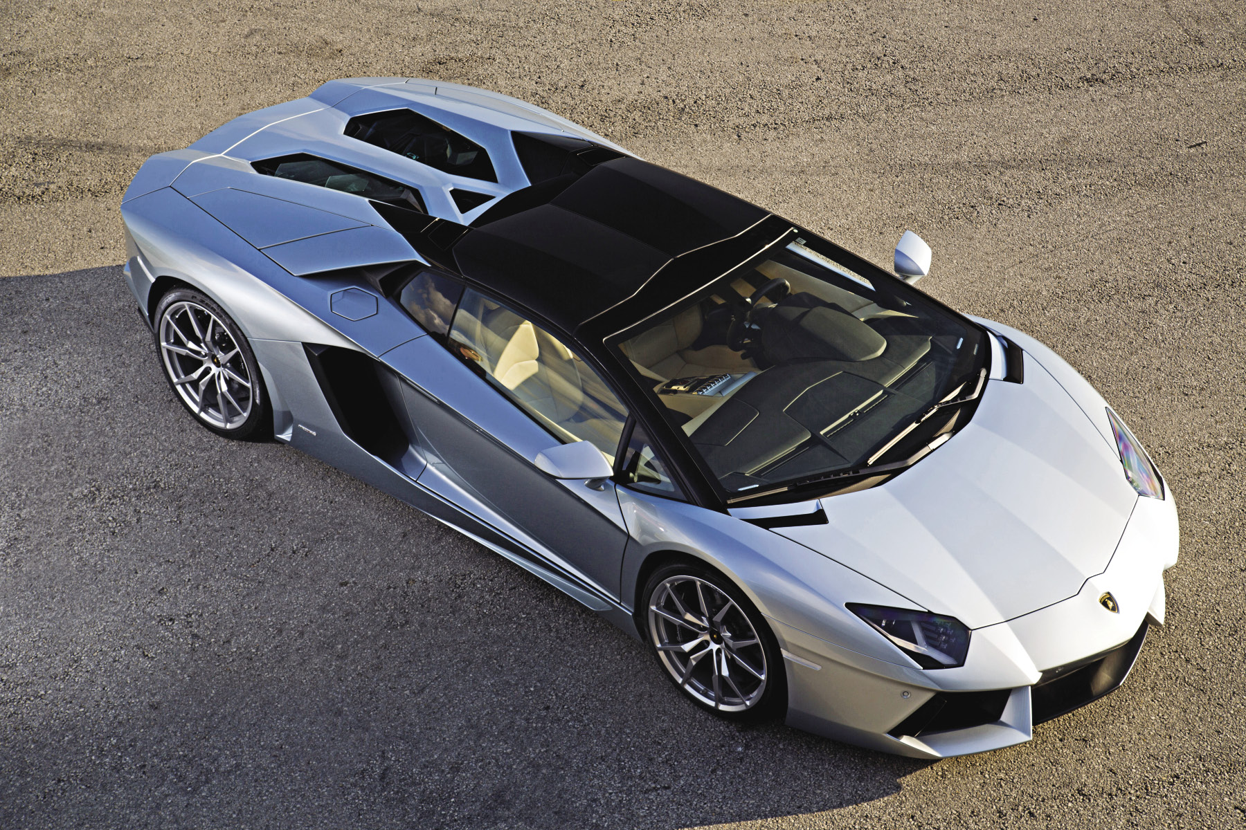 Driven:2013 Lamborghini Aventador Roadster