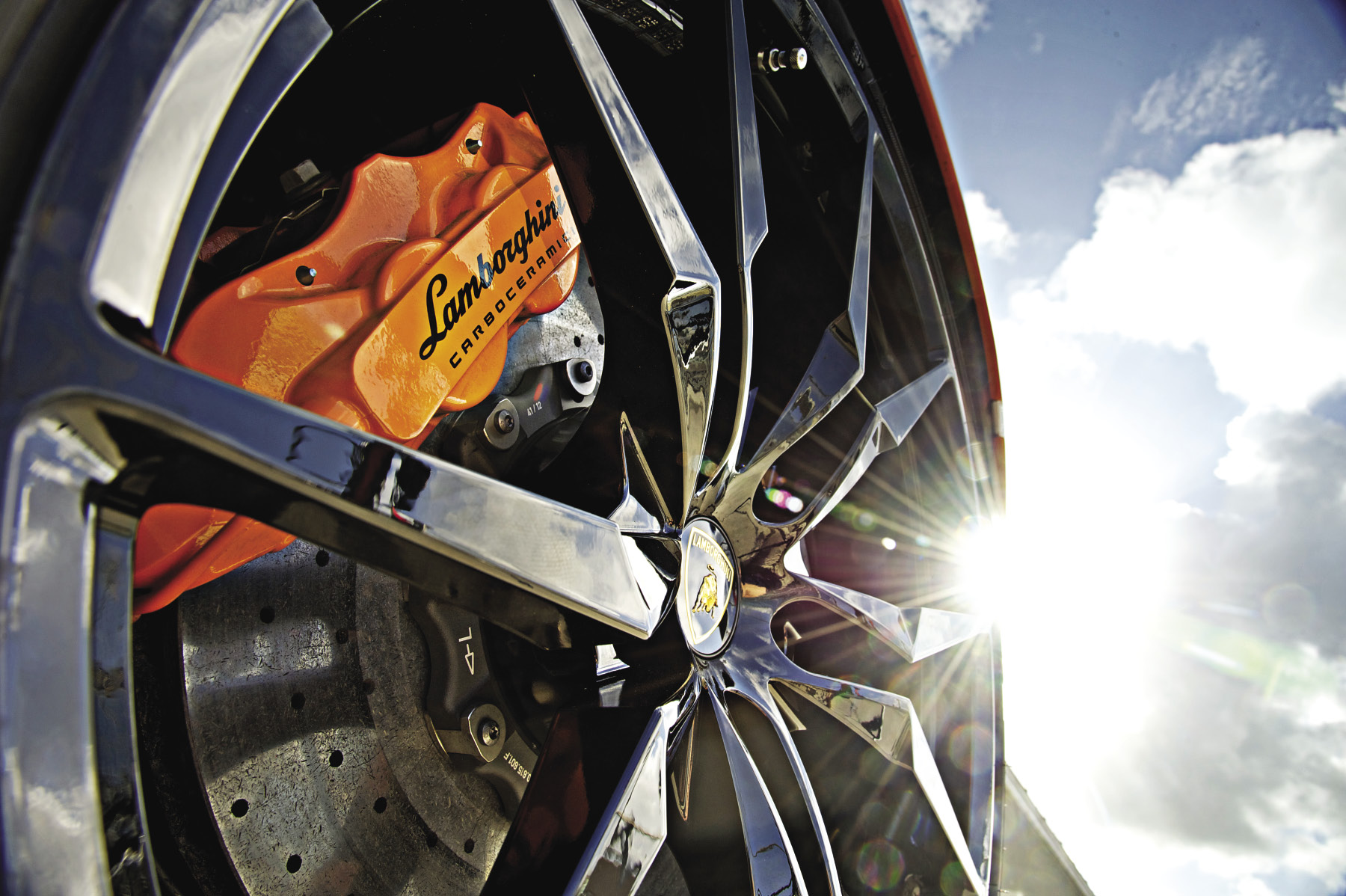 Driven:2013 Lamborghini Aventador Roadster