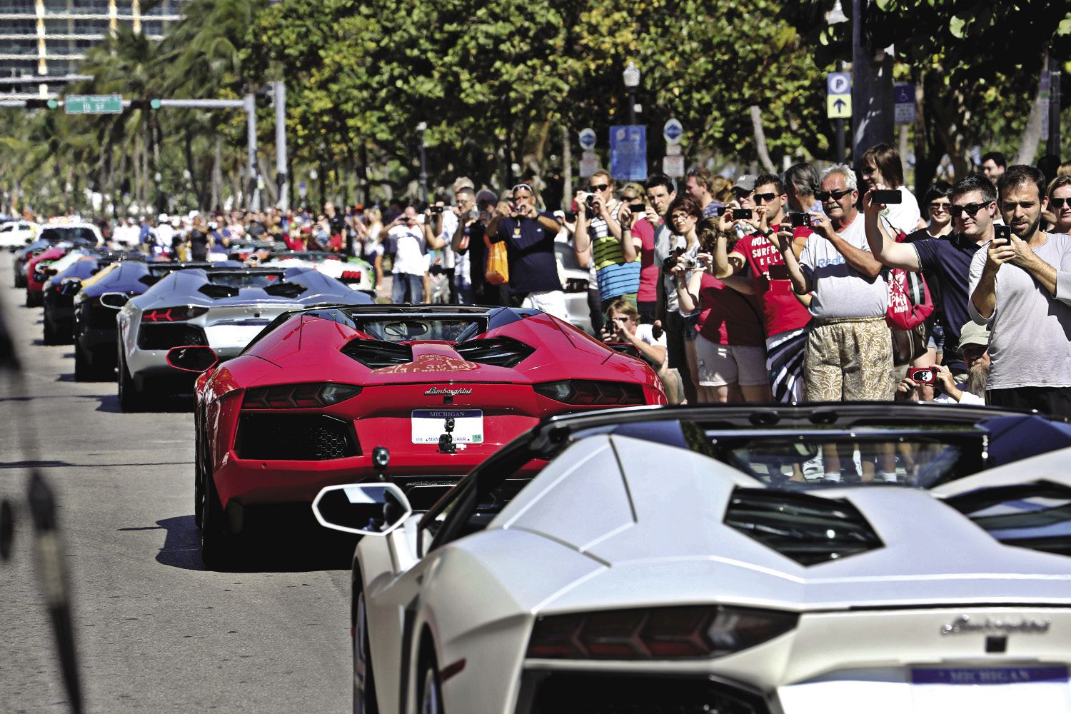 Driven:2013 Lamborghini Aventador Roadster