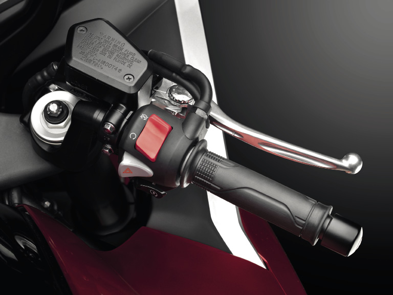 2010_Honda_VFR1200FA_8
