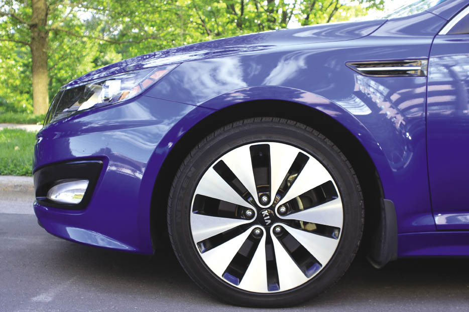 2011_Kia_Optima_4