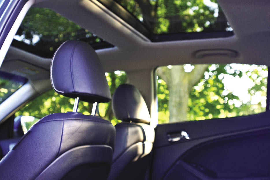 2011_Kia_Optima_7