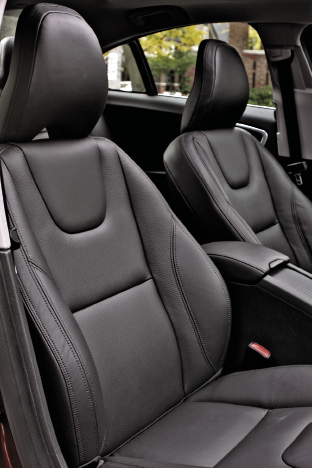 2011_Volvo_S60_9