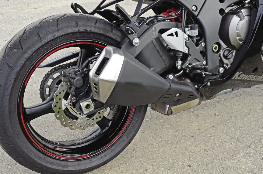 Rear wheel of the ZX-10R ABS. Photo by RHM Photo